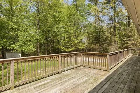 Exterior - 28 Beech Hill Rd, Exeter, NH 03833 photo 2 of 6
