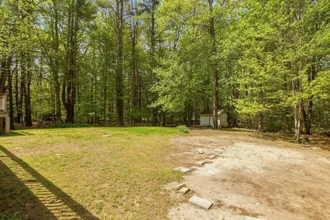 Exterior - 28 Beech Hill Rd, Exeter, NH 03833 photo 5 of 6