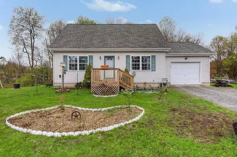 51 Meadow Brook Ln, Fletcher, VT 05444