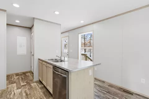64 Okeefe Cir, Conway, NH 03860