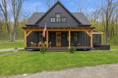 155 Brookman Rd, Pownal, VT 05261