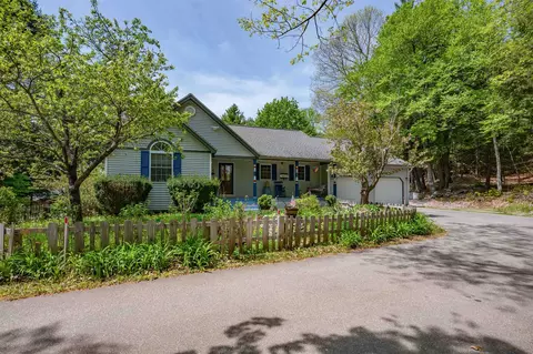 63 Pine Hill Rd, Weare, NH 03281