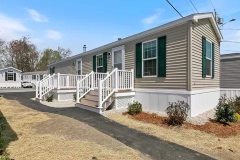 72 Brookwood Dr, Salem, NH 03079