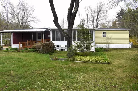 6 Country Meadows Dr, Rindge, NH 03461