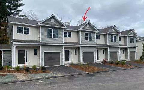 3 Dearborn Cir # B, Goffstown, NH 03045
