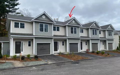 3 Dearborn Cir # B, Goffstown, NH 03045