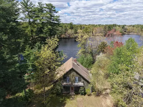 91 Sebbins Pond Dr, Bedford, NH 03110