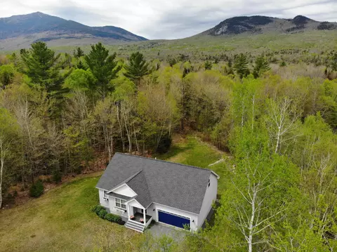 8 Mount Carter Dr, Gorham, NH 03581
