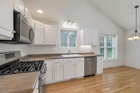 20 Hampton Mdws, Hampton, NH 03842 photo 11