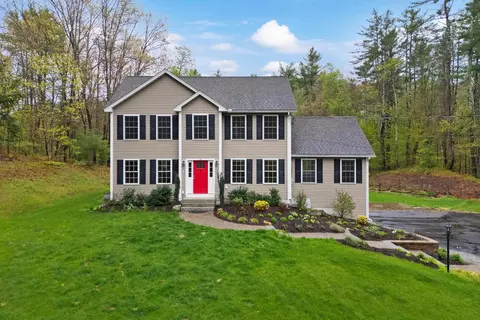 10 Wood Cir, Goffstown, NH 03045