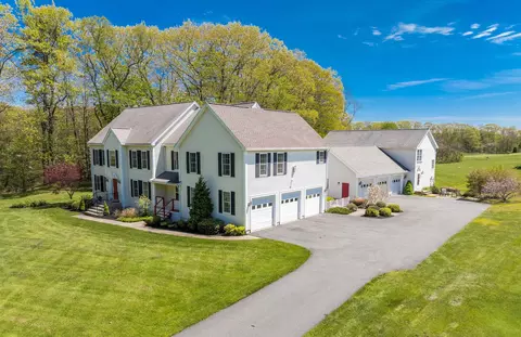 9 Towle Farm Rd, Hampton Falls, NH 03844