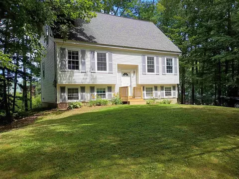 6 Friar Tuck Rd, Canterbury, NH 03224