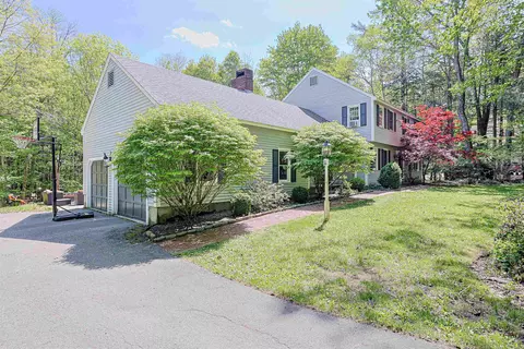 19 Winterberry Dr, Amherst, NH 03031