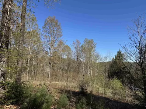 807 Kidder Hood Rd, West Fairlee, VT 05083