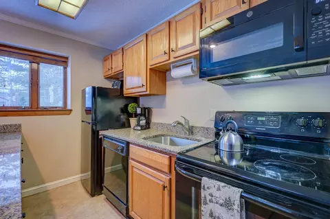 Kitchen - 6 River Run Dr # O, Bartlett, NH 03812 photo 2 of 3