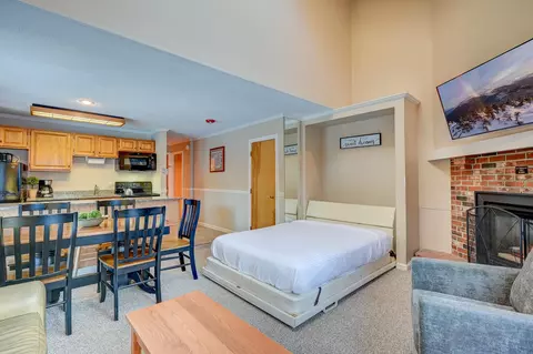 Bedroom - 6 River Run Dr # O, Bartlett, NH 03812 photo 1 of 7