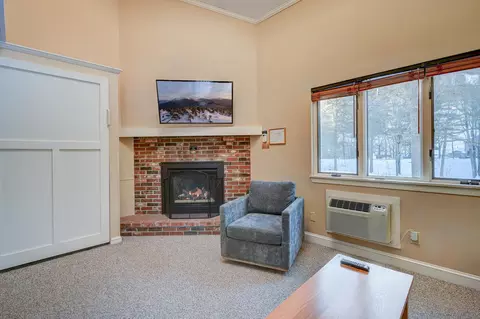 Living - 6 River Run Dr # O, Bartlett, NH 03812 photo 1 of 1