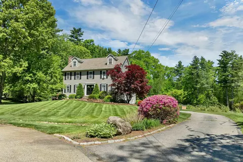 70 Catherine Ave, Hampstead, NH 03826