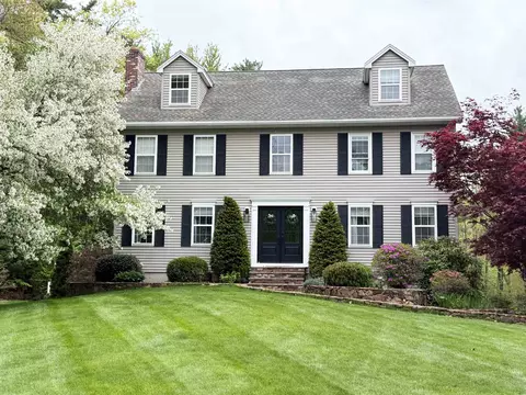 70 Catherine Ave, Hampstead, NH 03826