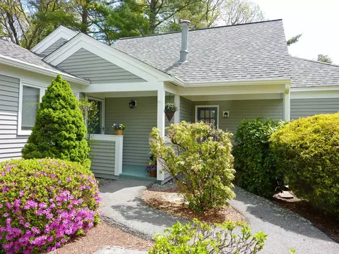 14 Dogwood Dr, Nashua, NH 03062