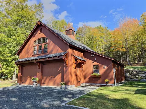 471 Edgemont Rd, Sunapee, NH 03782