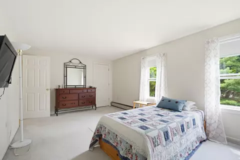 Bedroom - 2 Arthur Ave, Hooksett, NH 03106 photo 3 of 8