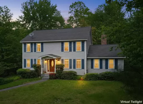 2 Arthur Ave, Hooksett, NH 03106
