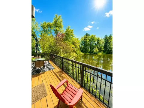 9 Lake Forest Dr, Burlington, VT 05401