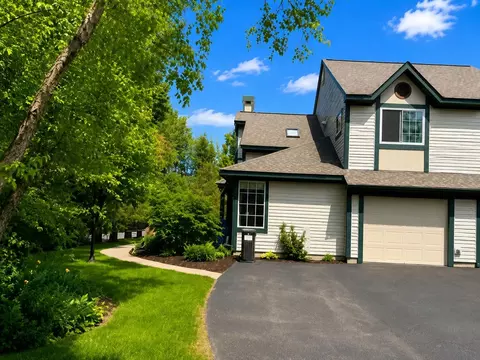 9 Lake Forest Dr, Burlington, VT 05401