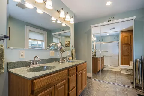 Bath - 848 882 826 Blue Star Dr, Castleton, VT 05735 photo 1 of 5