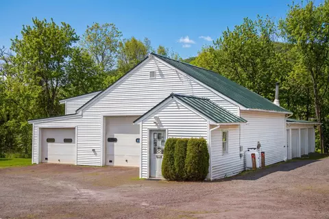 Exterior - 848 882 826 Blue Star Dr, Castleton, VT 05735 photo 11 of 12