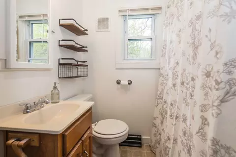 Bath - 848 882 826 Blue Star Dr, Castleton, VT 05735 photo 4 of 5
