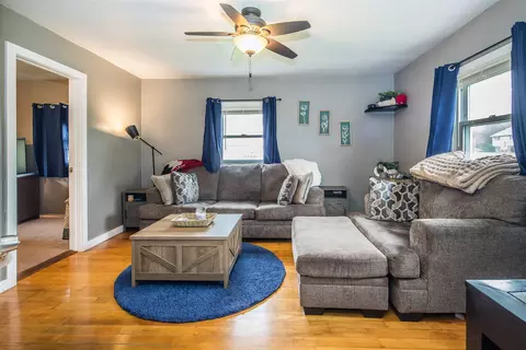 Living - 848 882 826 Blue Star Dr, Castleton, VT 05735 photo 3 of 4