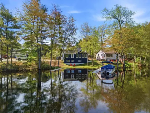 93 Lynchville Park Rd, Goffstown, NH 03045