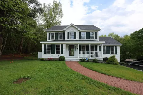 19 Burgess Dr, Litchfield, NH 03052