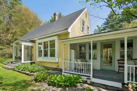 71 Old Oak Ln, Hartland, VT 05048