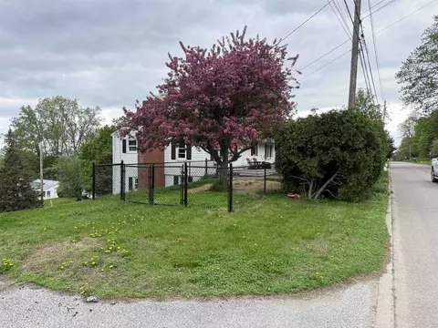 172 High St, Saint Albans, VT 05478
