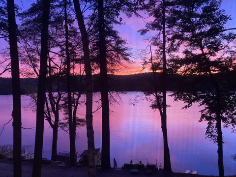 525 N Shore Dr, Hopkinton, NH 03229