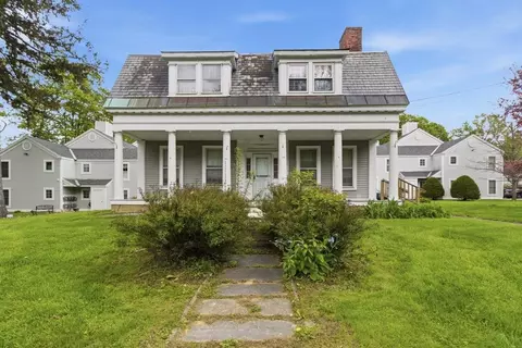 432 South St #D2, Bennington, VT 05201