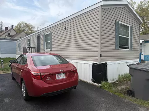 34 Policy Ln #34, Salem, NH 03079