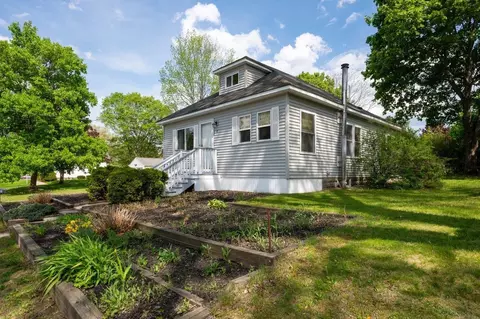 8 Harding St, Rochester, NH 03867