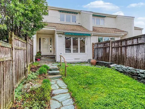 545 S Prospect St #30, Burlington, VT 05401