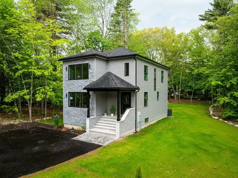 9 Trues Pkwy, Sandown, NH 03873