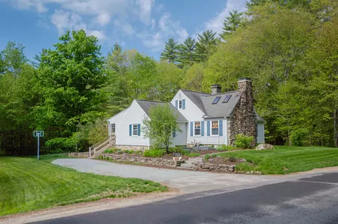 1038 Farrington Corner Rd, Hopkinton, NH 03229