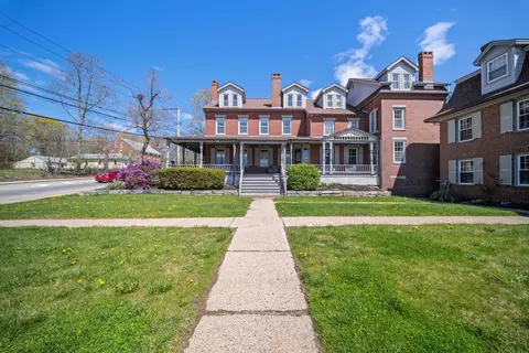 711 Central Ave #1, Dover, NH 03820