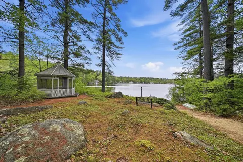 4 Clark Island Rd, Amherst, NH 03031