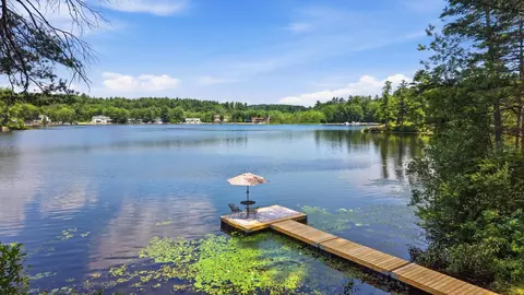 4 Clark Island Rd, Amherst, NH 03031