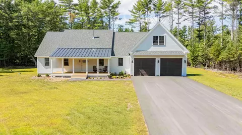 7 Lyndsay Ln, Tuftonboro, NH 03816