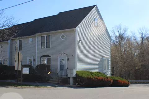 15 Elm St #6, Derry, NH 03038