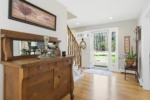 Entry Way - 17 Dudley Rd, Brentwood, NH 03833 photo 1 of 4